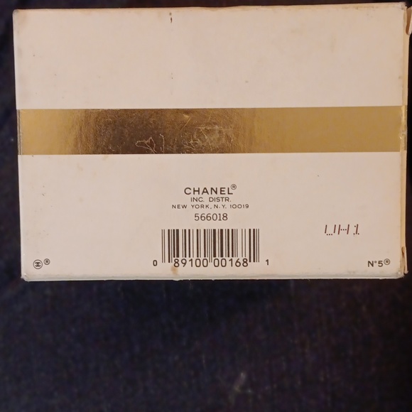 Chanel No 5 Savon Perfumed Bath Soap - Picture 2 of 9
